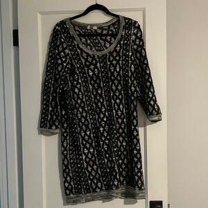Black and Gray Patterned Long-Sleeve Knit Dress